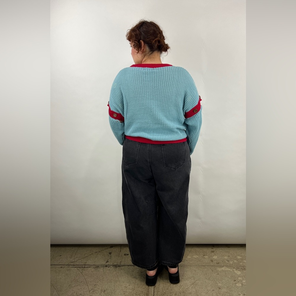 V. LOOK BOOK - Picture 15 of 15
